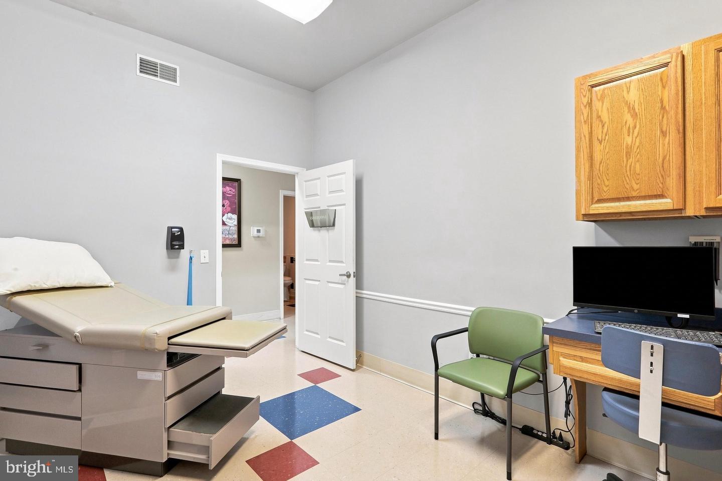 12104 Buchanan Trl E Property Photo 33