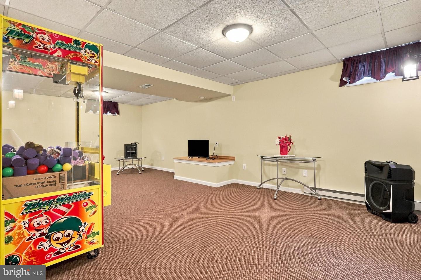 358 Moss Spring Ave Property Photo 34