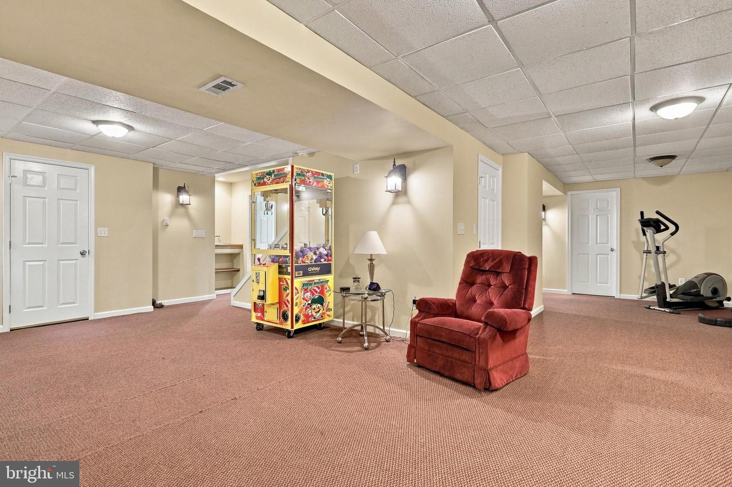358 Moss Spring Ave Property Photo 35