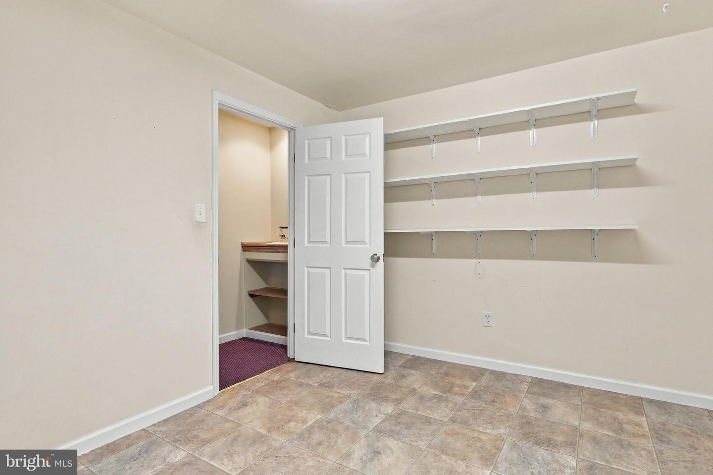 358 Moss Spring Ave Property Photo 37