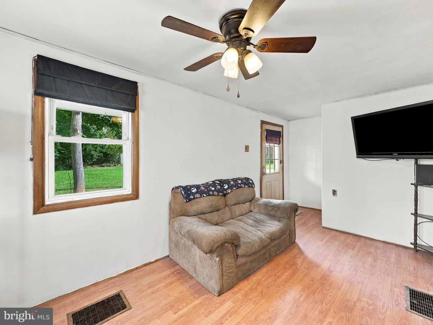 4 Spruce St Property Photo 6