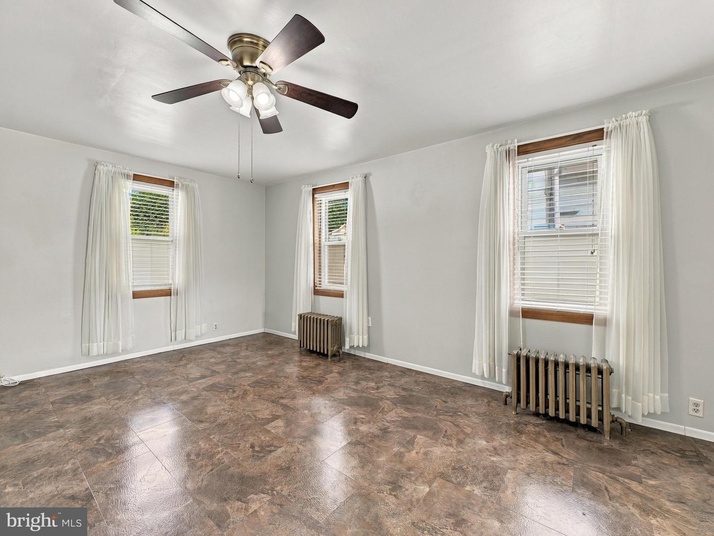 29 N Jefferson St Property Photo 6