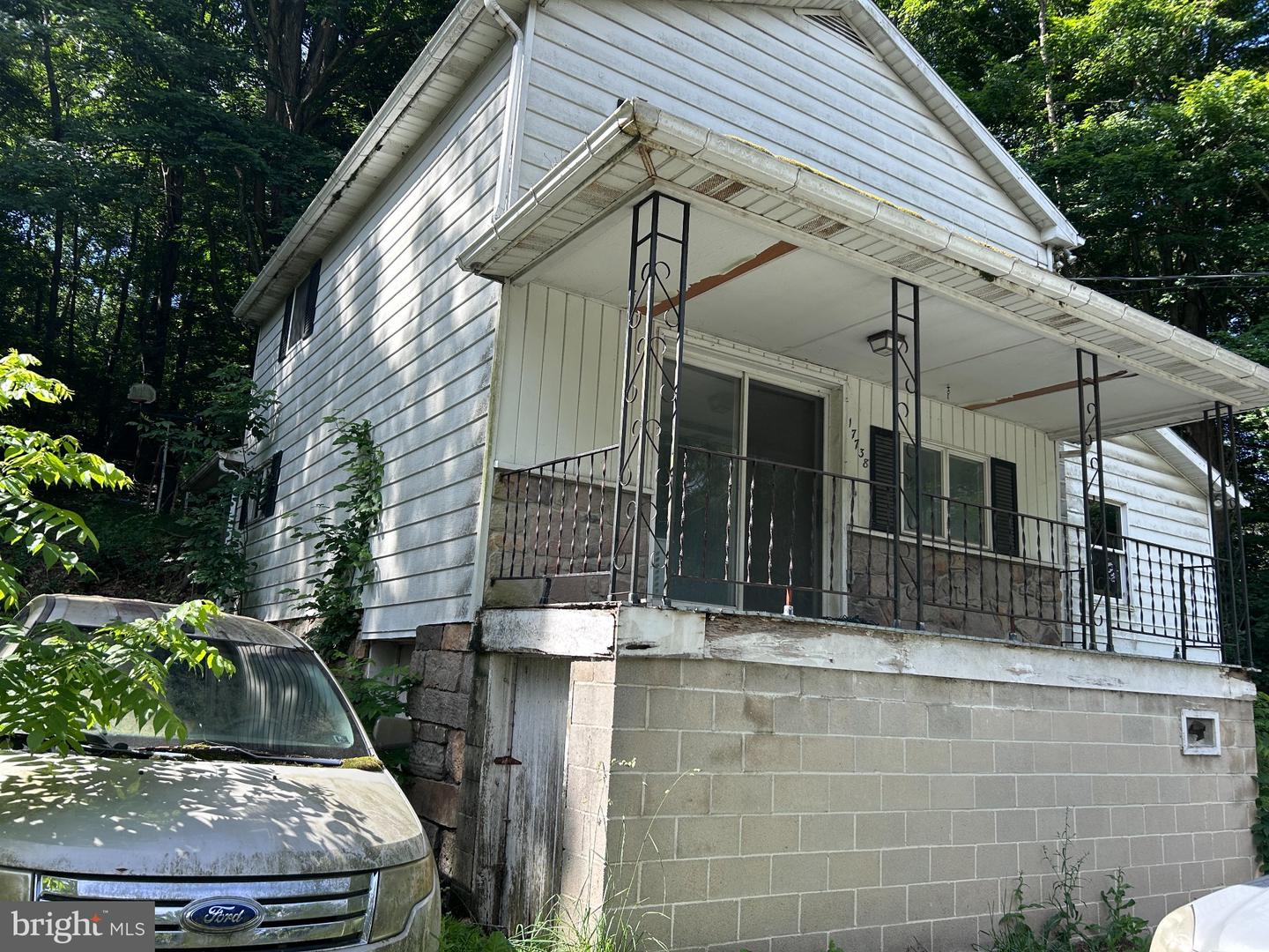 17738 Amberson Rd Property Photo 1