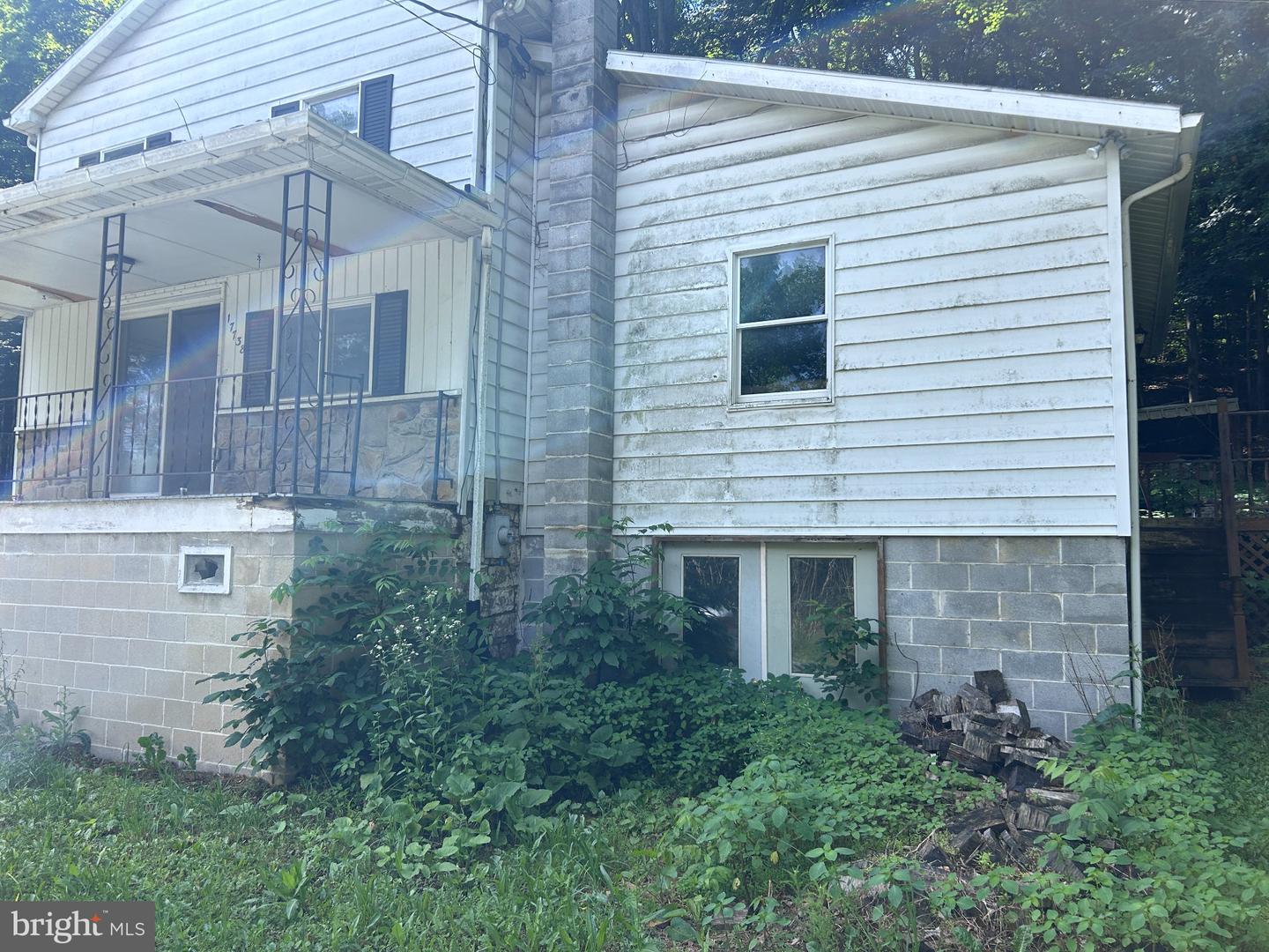 17738 Amberson Rd Property Photo 4
