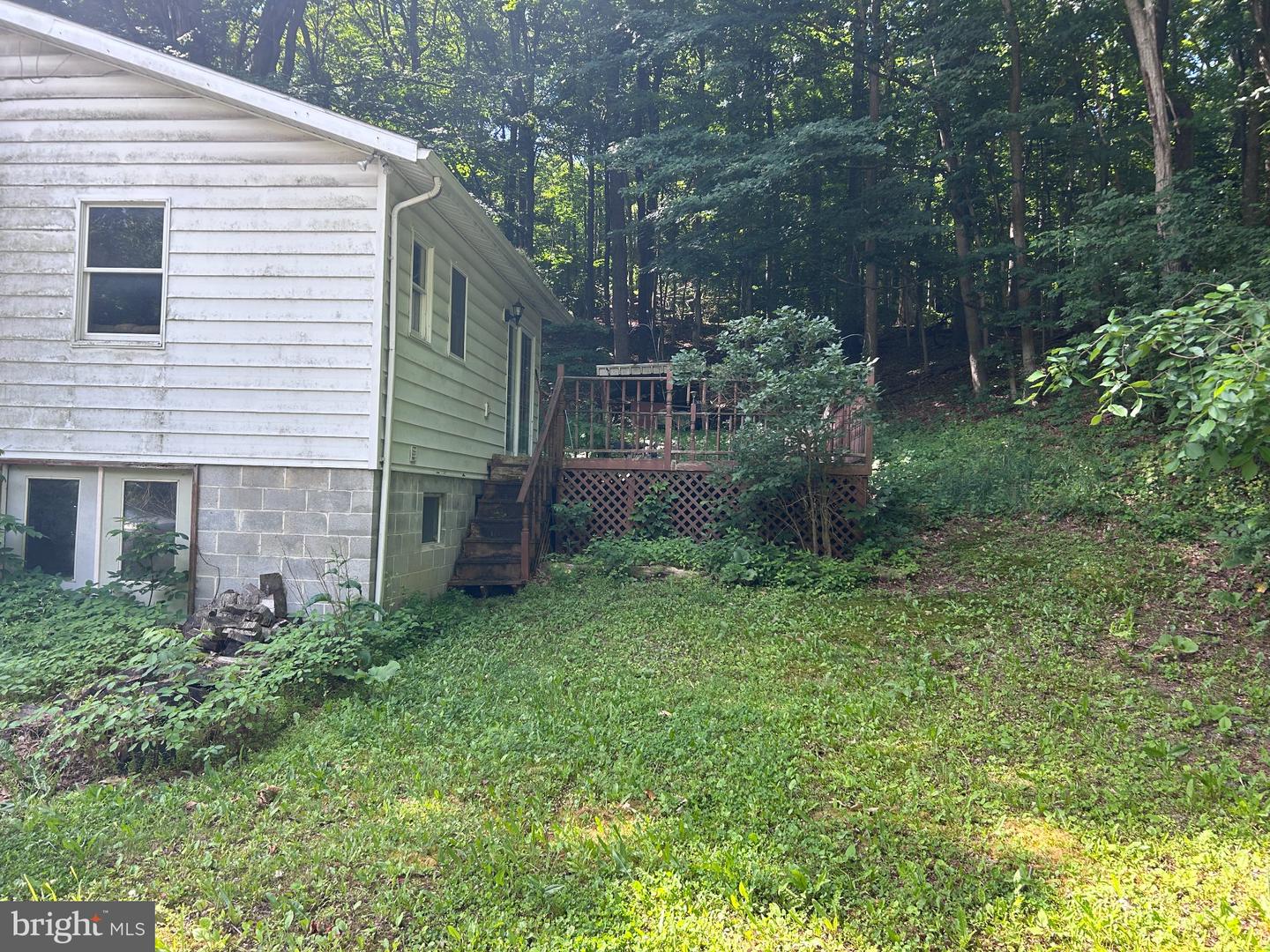 17738 Amberson Rd Property Photo 5