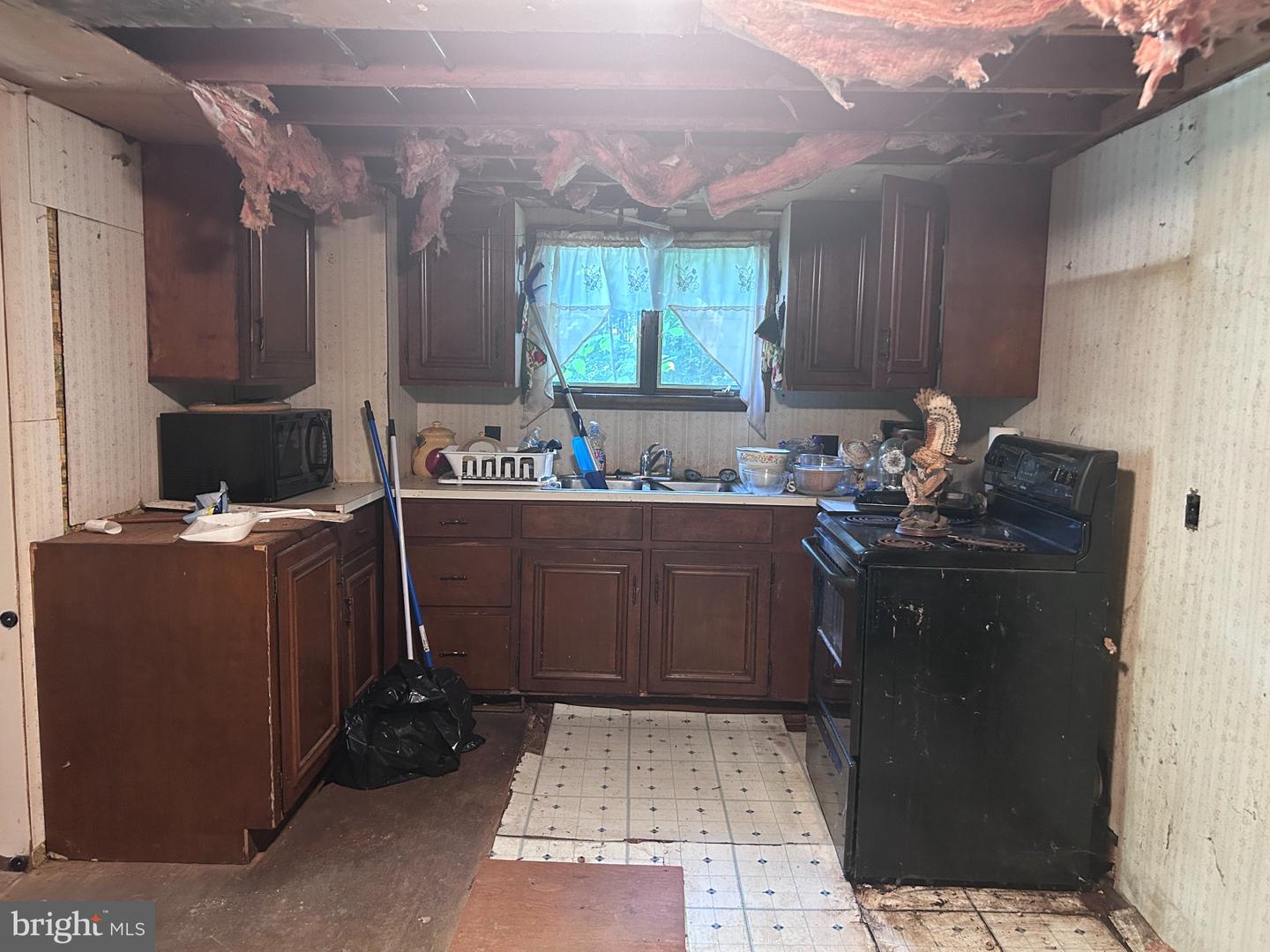 17738 Amberson Rd Property Photo 6