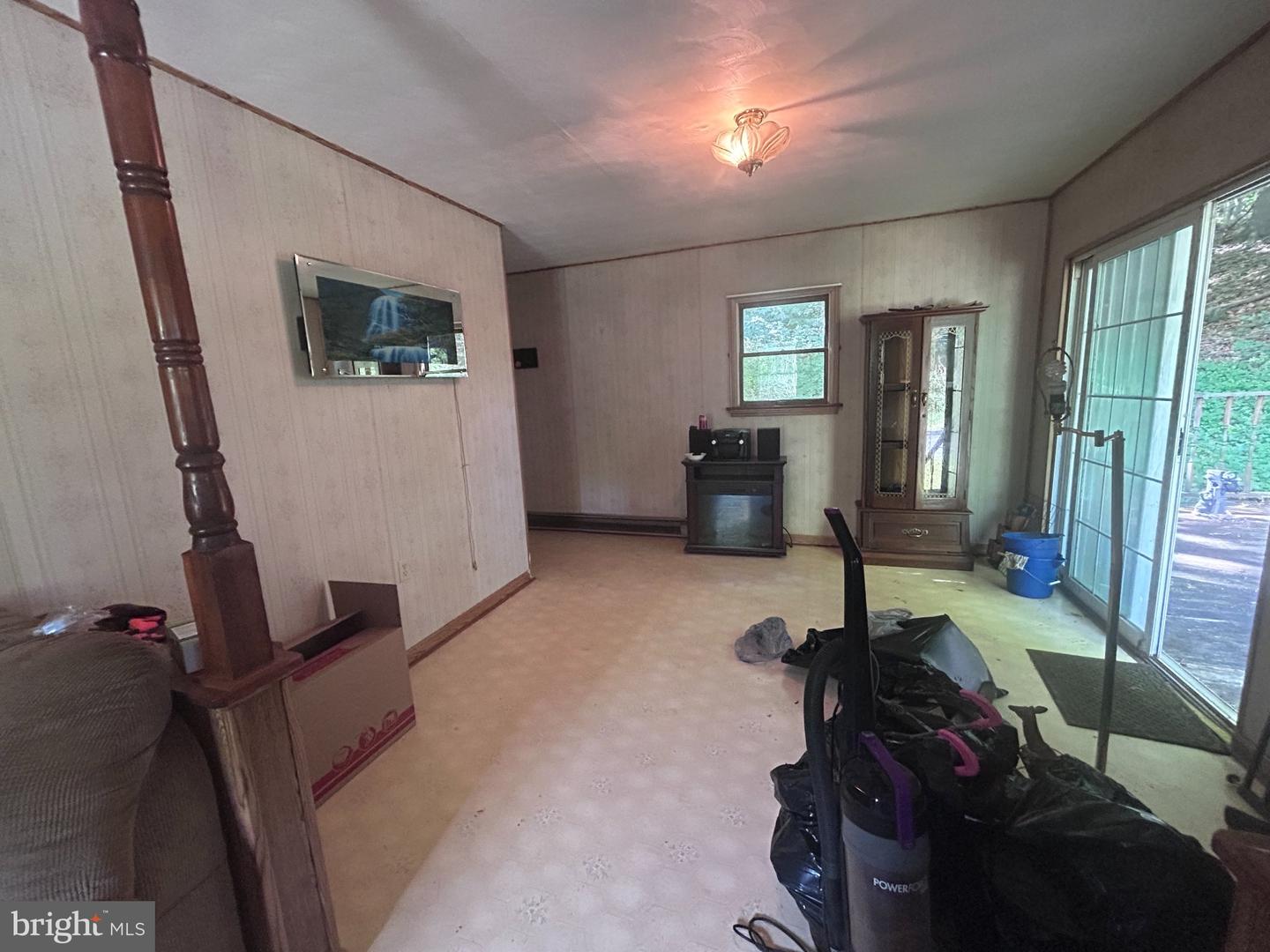 17738 Amberson Rd Property Photo 10