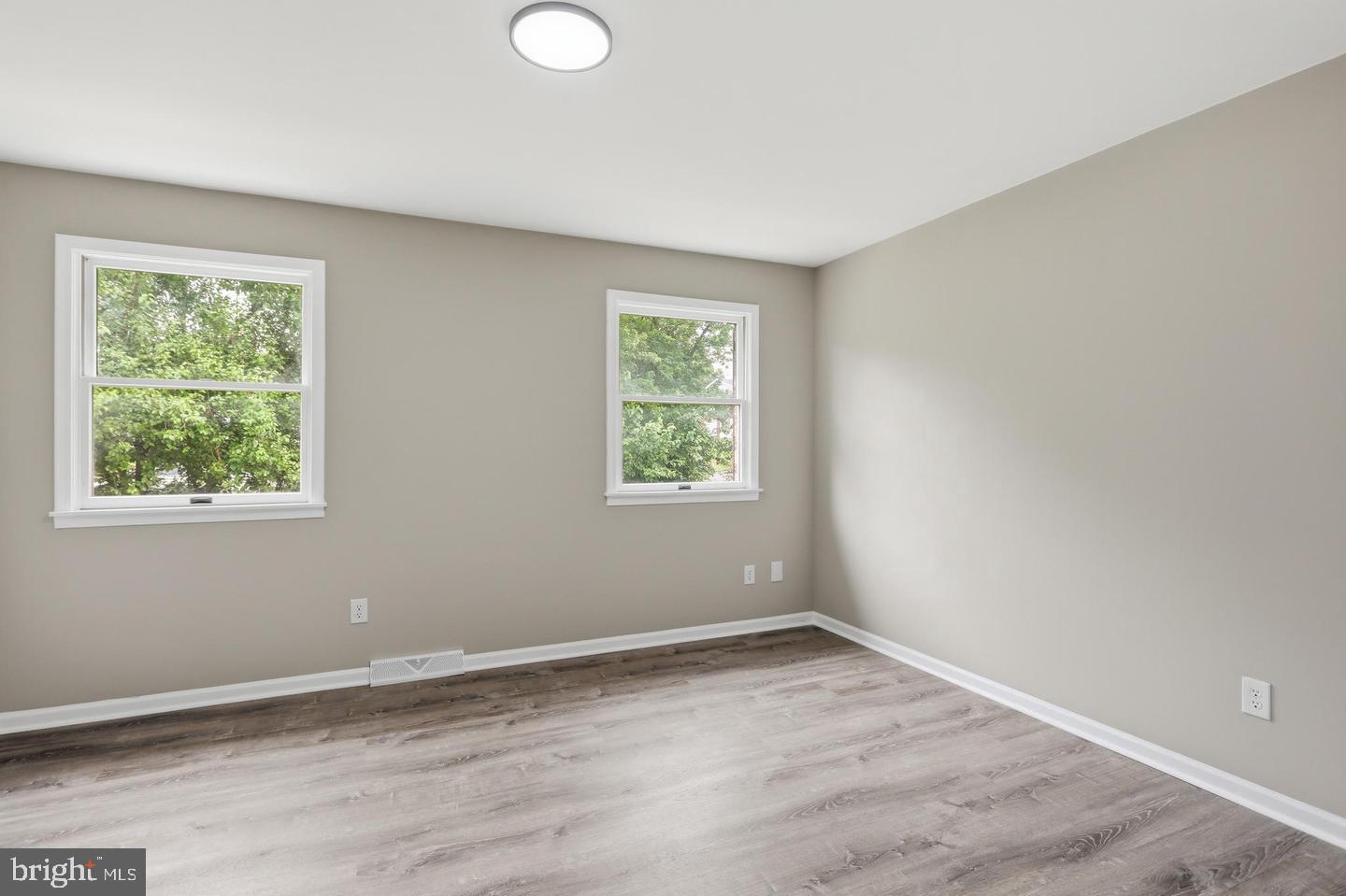 1464 Hollywell Ave Property Photo 17