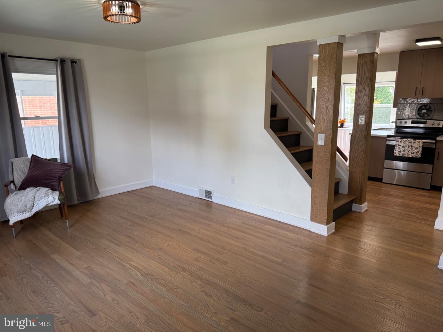 1012 S Coldbrook Ave Property Photo 7