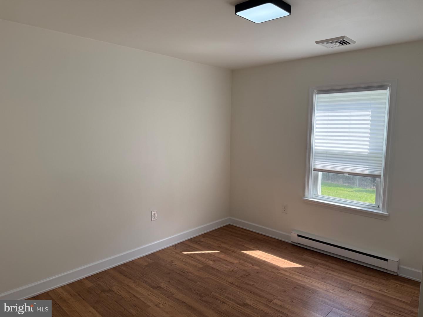 1012 S Coldbrook Ave Property Photo 24