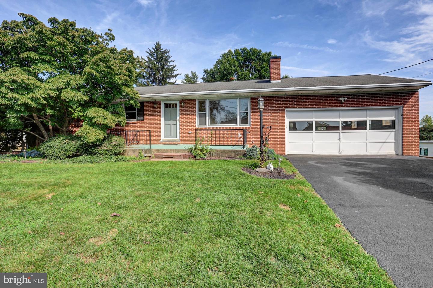 565 Lindia Dr Property Photo 2
