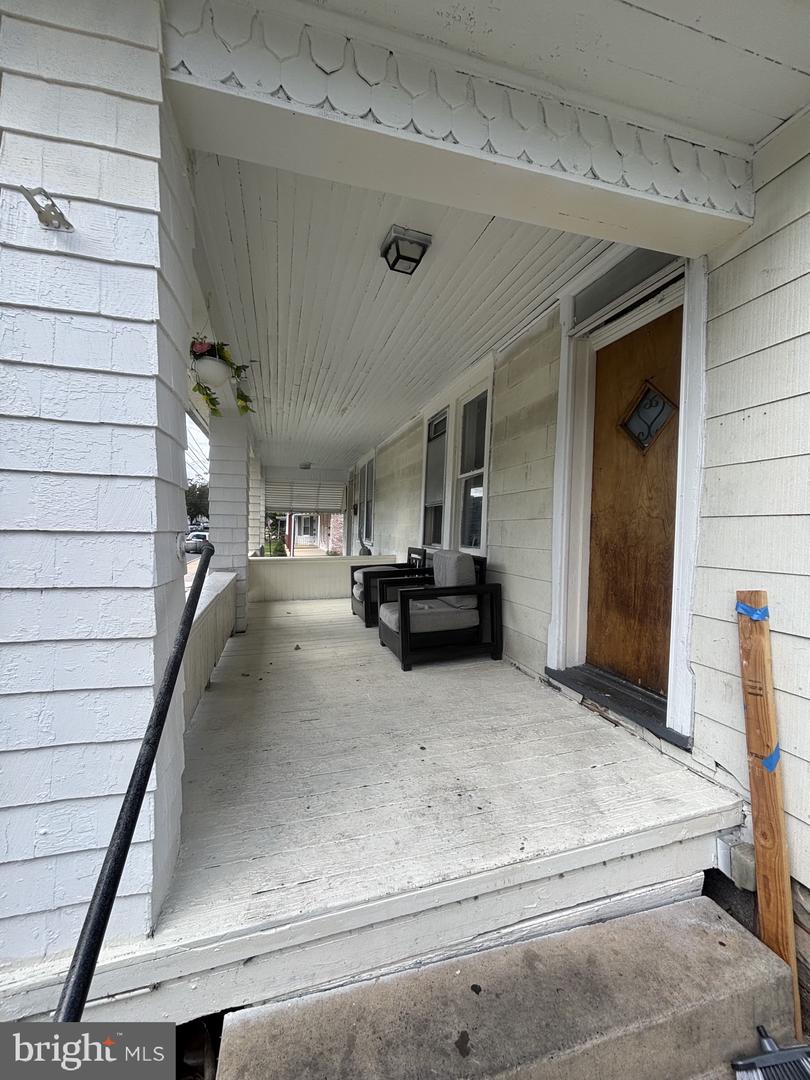375 & 377 E King St Property Photo 3