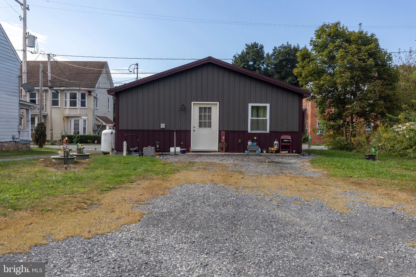 11251 Forge Hill Rd Property Photo 1
