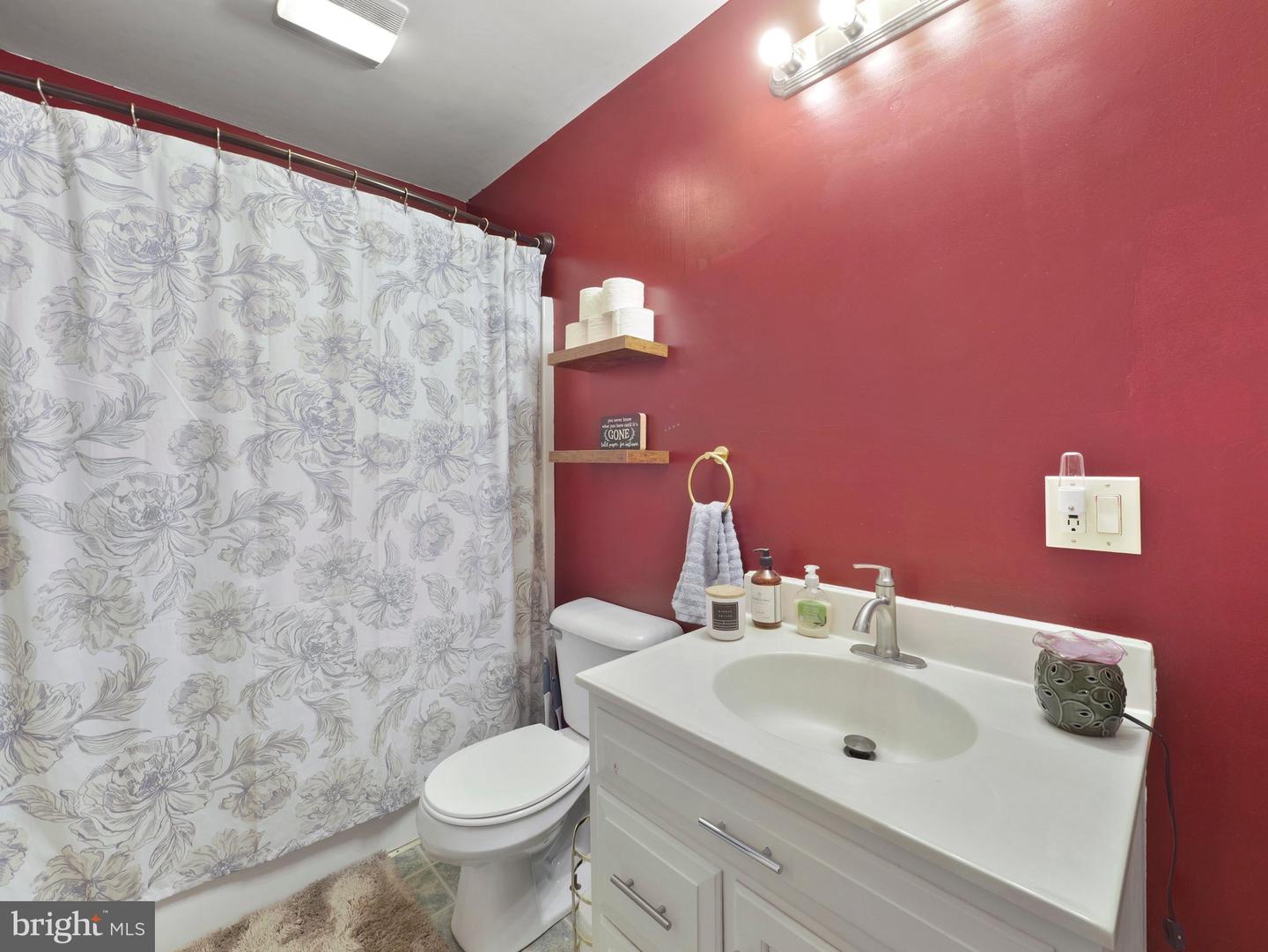 155 Ash Spring Ct Property Photo 9