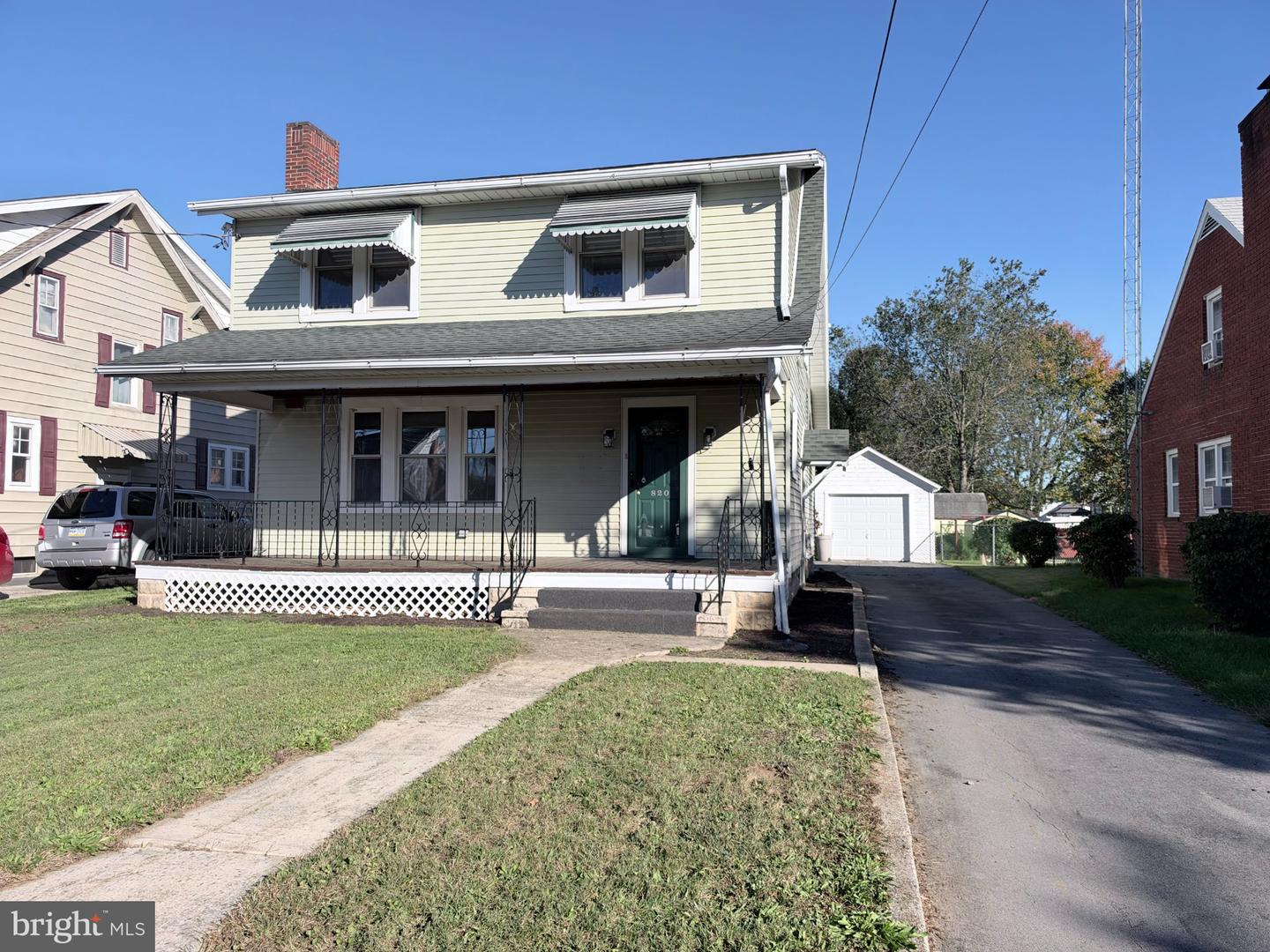 820 S 4TH ST Property Photo 1