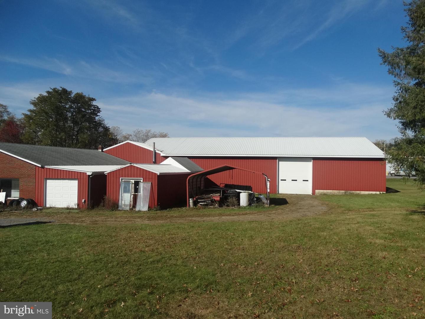 176 Thornton Property Photo 4