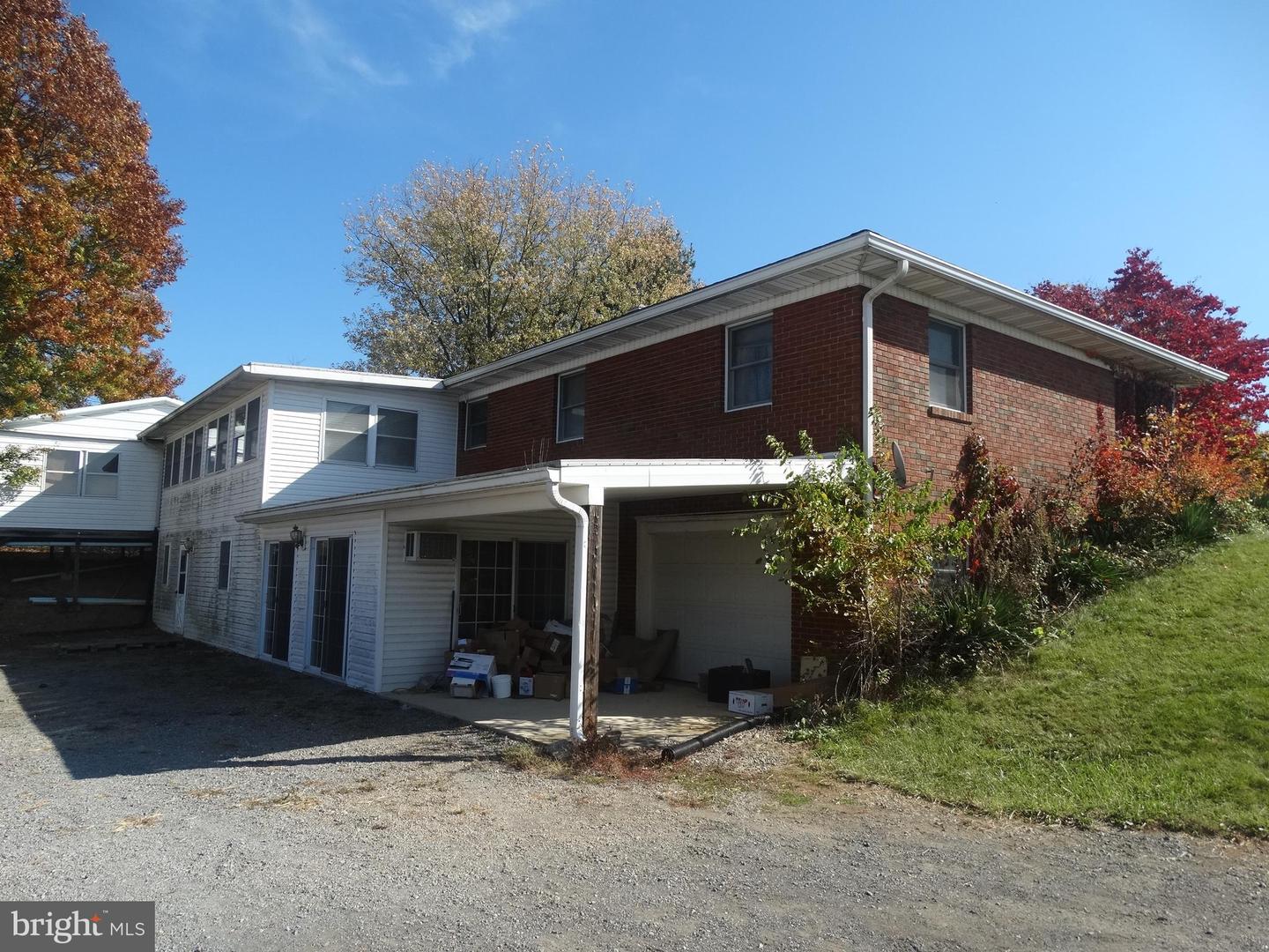 176 Thornton Property Photo 5