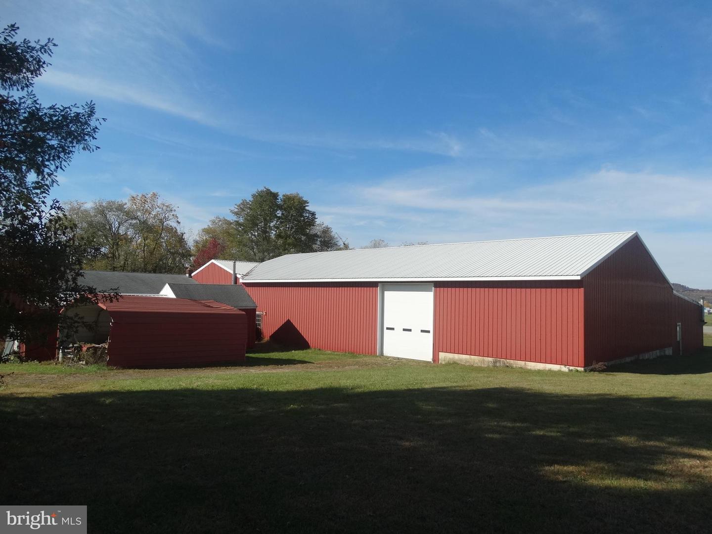 176 Thornton Property Photo 8