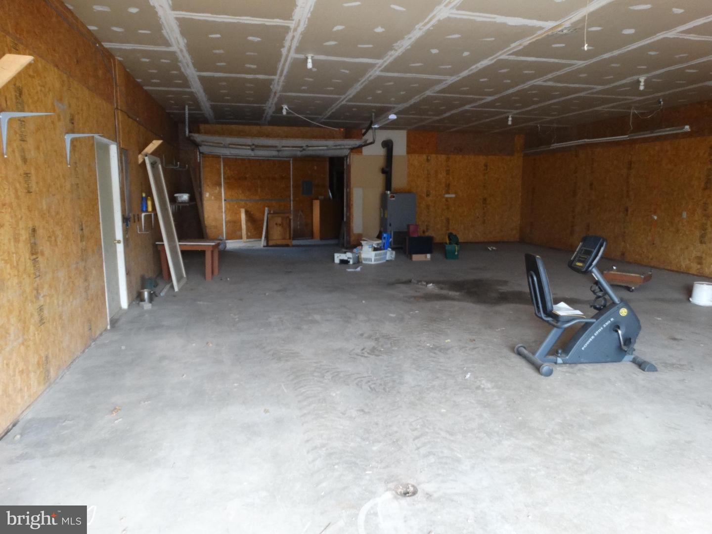 176 Thornton Property Photo 16