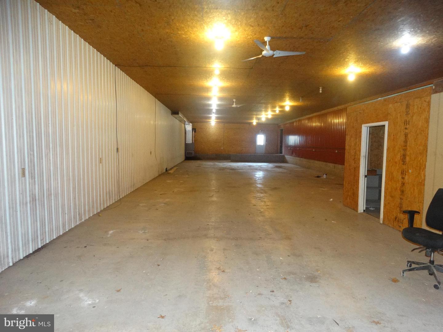 176 Thornton Property Photo 23