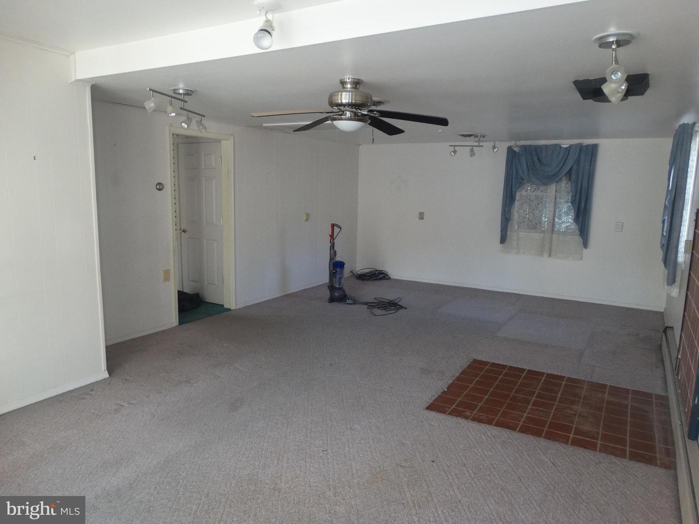 176 Thornton Property Photo 28