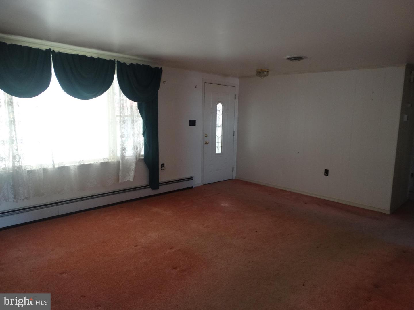 176 Thornton Property Photo 31