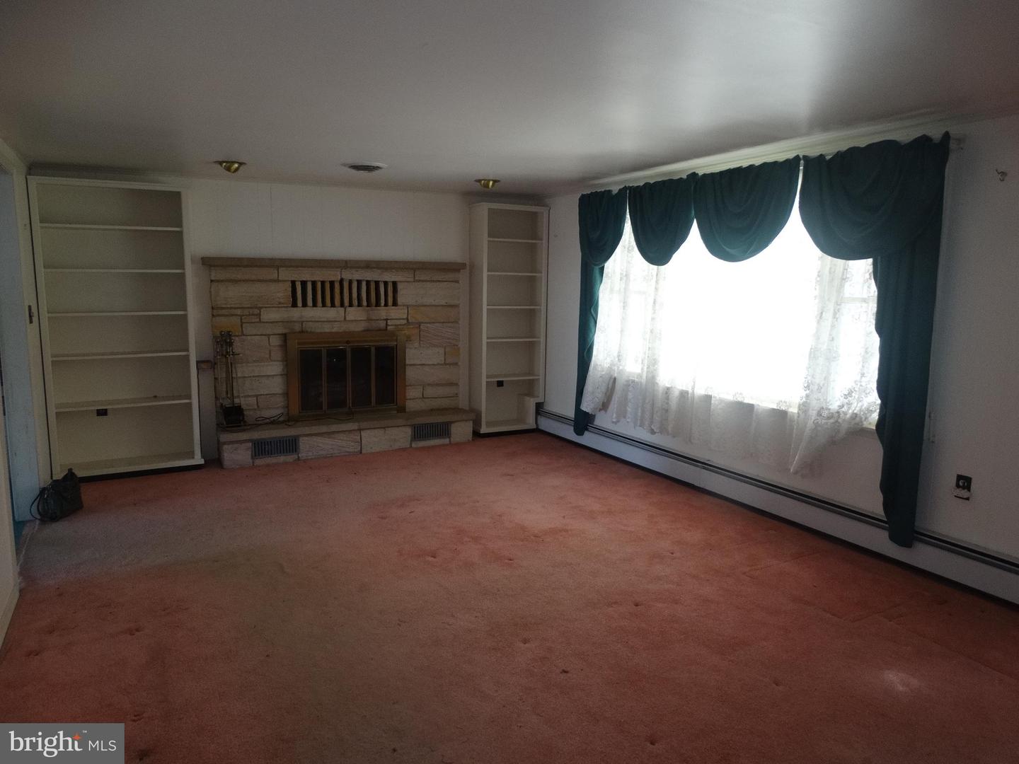 176 Thornton Property Photo 35