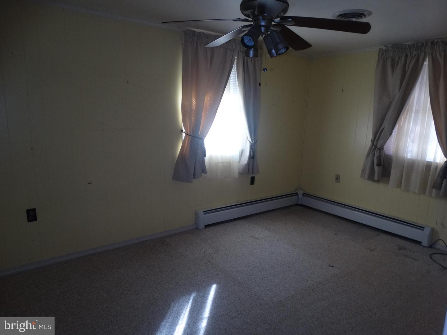 176 Thornton Property Photo 38