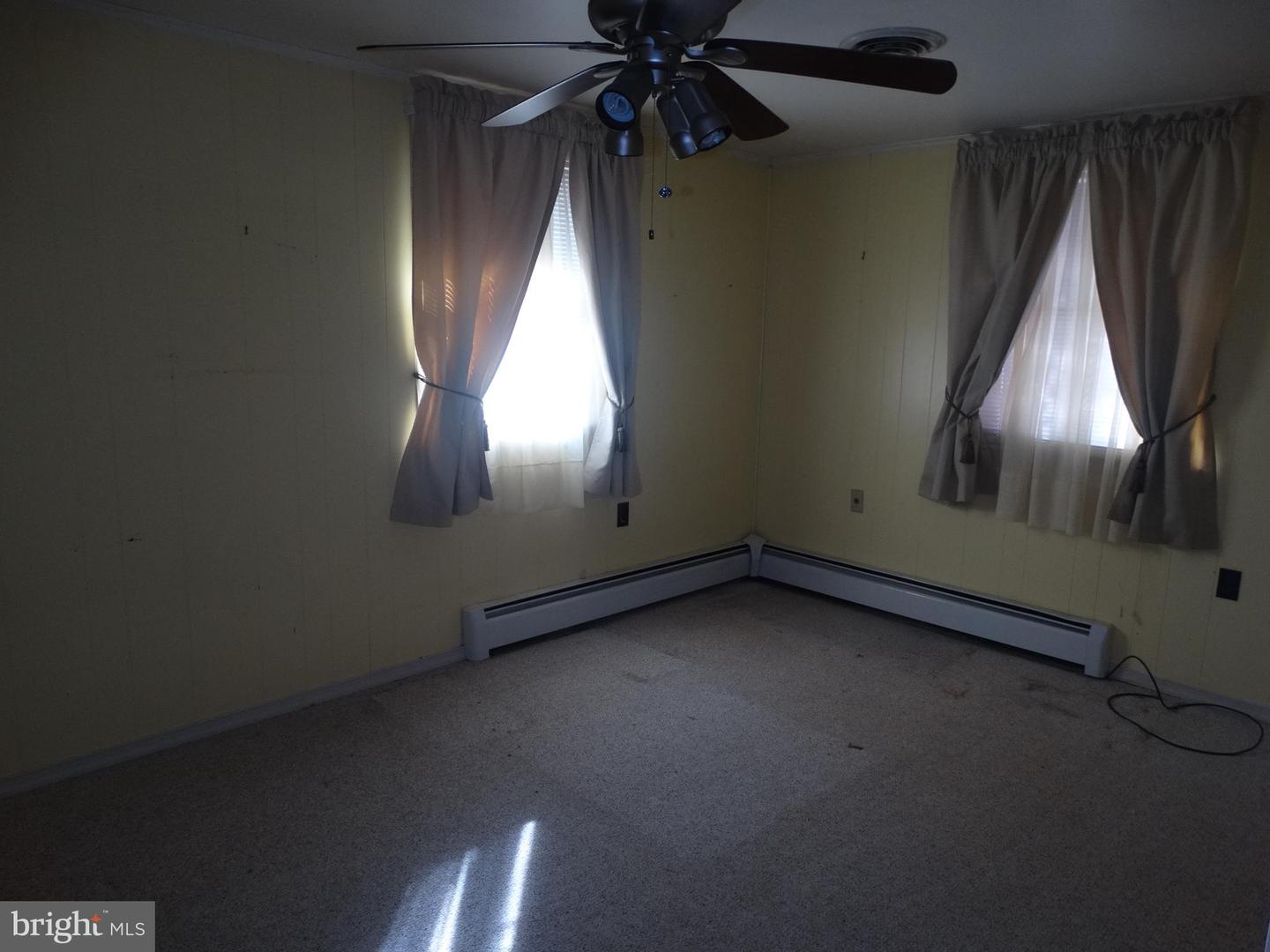 176 Thornton Property Photo 39
