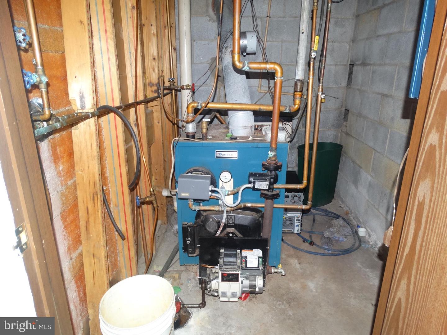 176 Thornton Property Photo 48