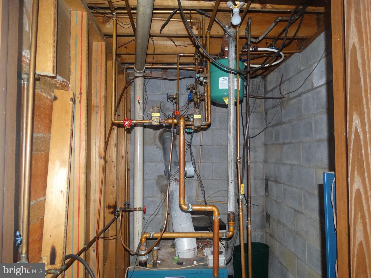 176 Thornton Property Photo 49