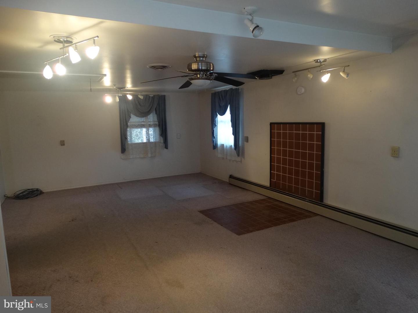 176 Thornton Property Photo 55