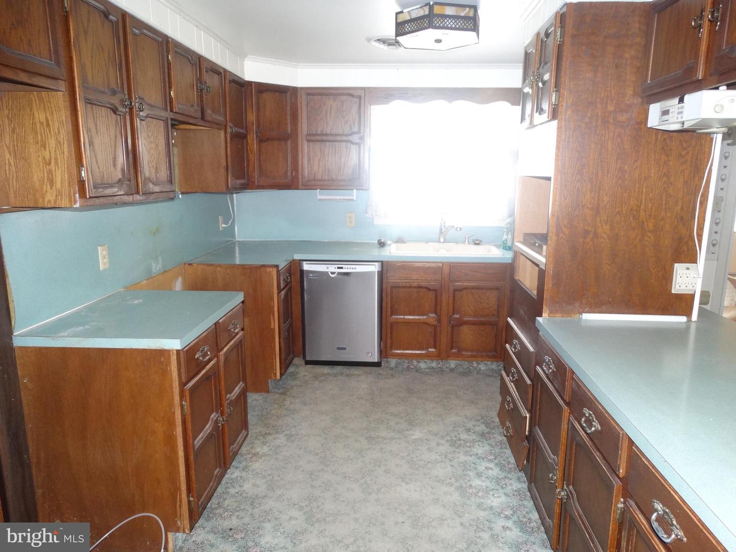 176 Thornton Property Photo 59