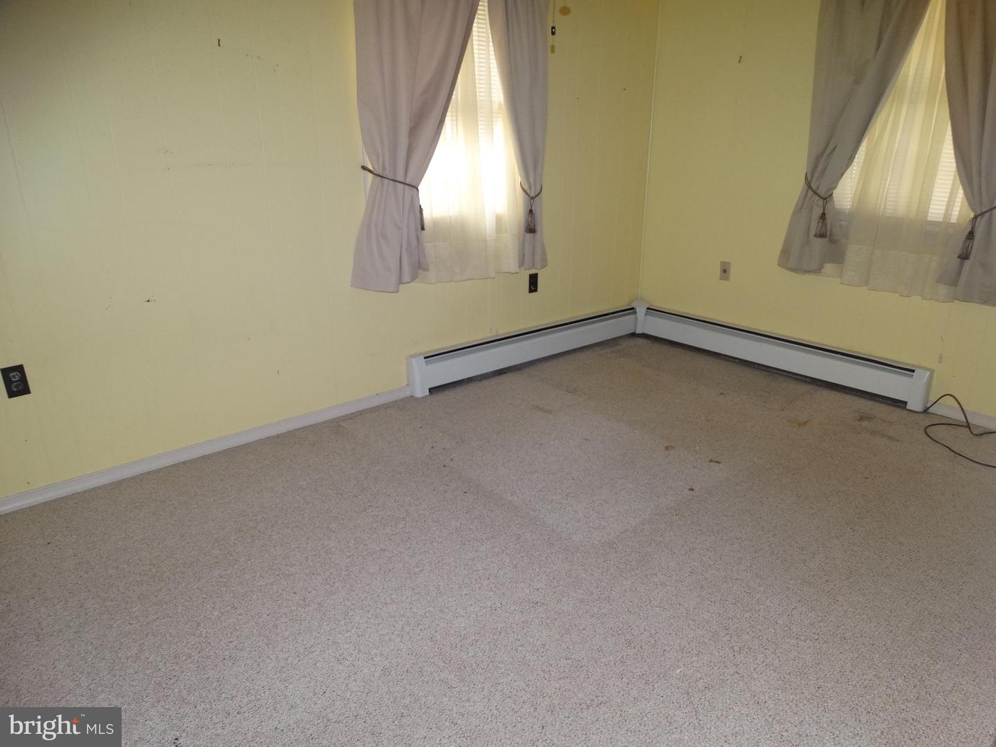 176 Thornton Property Photo 62