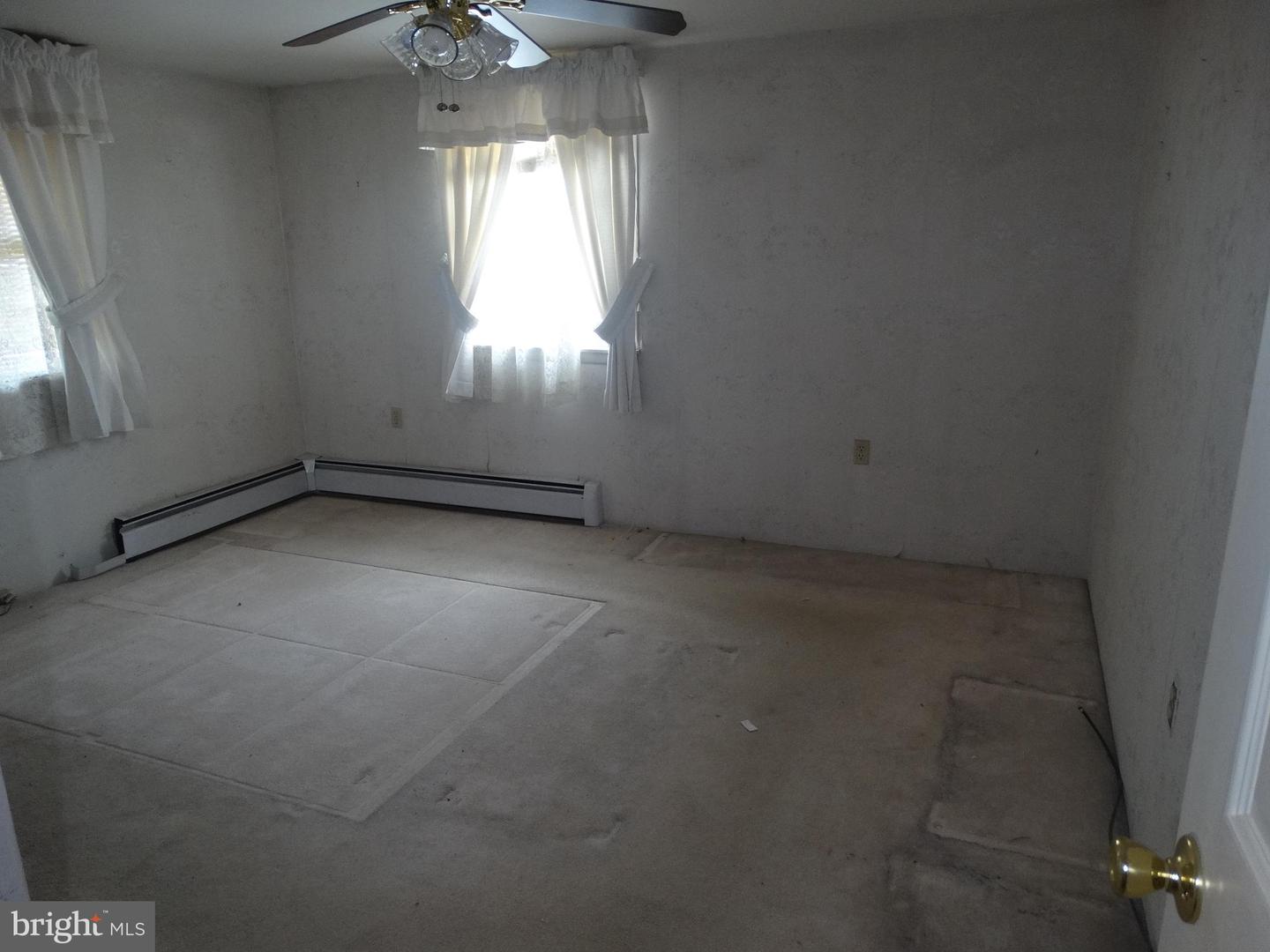 176 Thornton Property Photo 63