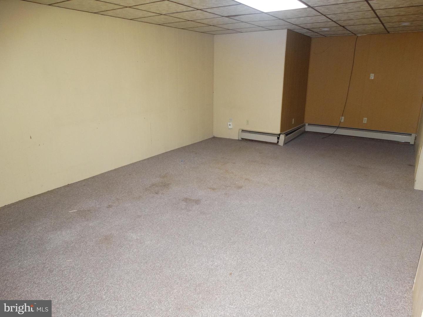 176 Thornton Property Photo 64