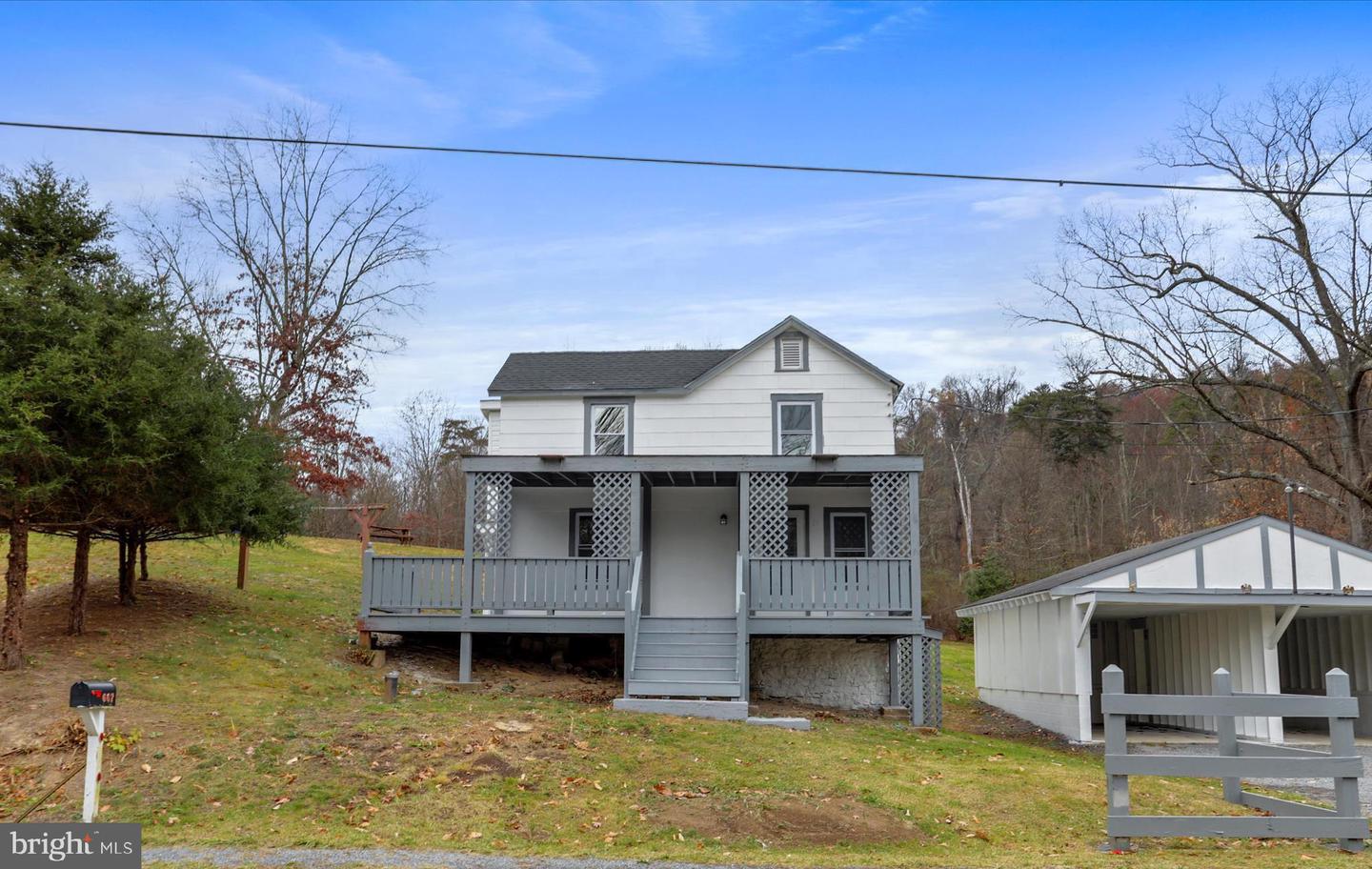 667 Thompson Rd Property Photo 2