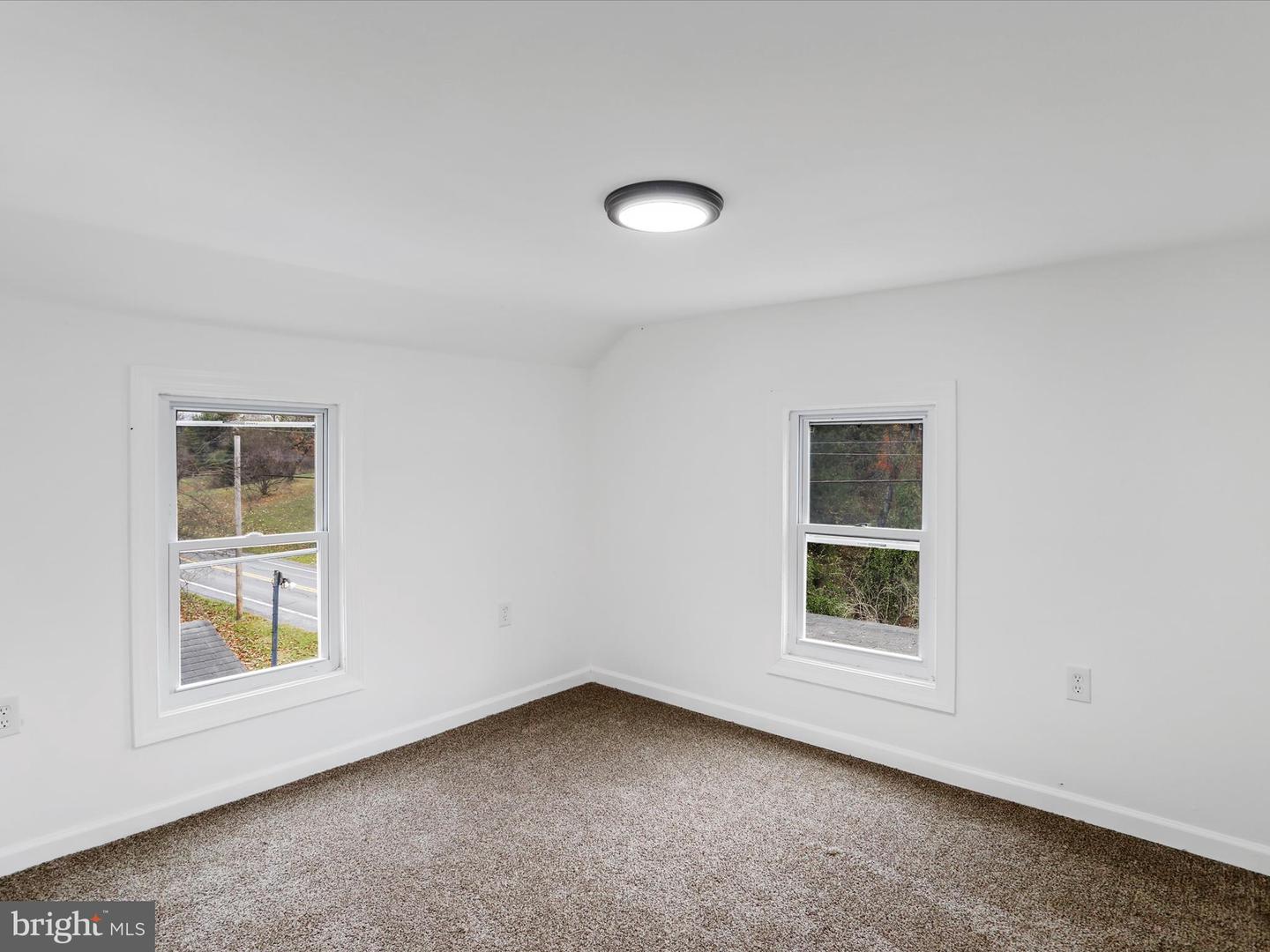 667 Thompson Rd Property Photo 18