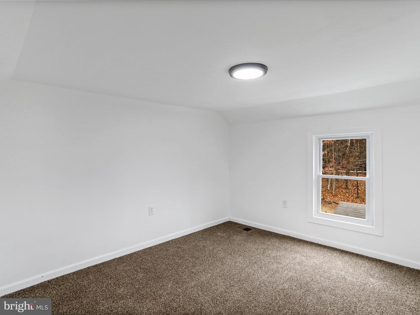 667 Thompson Rd Property Photo 21