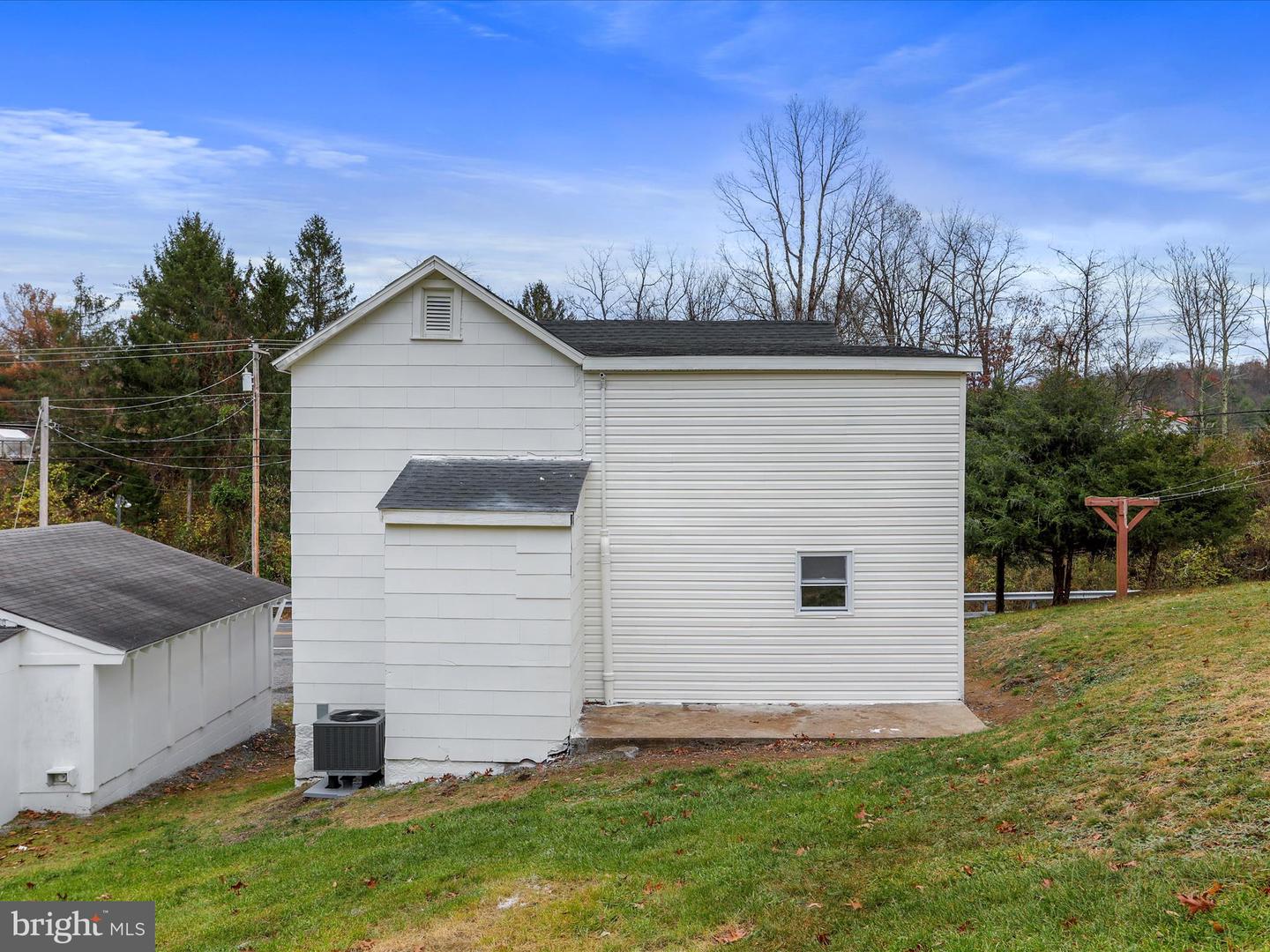 667 Thompson Rd Property Photo 27