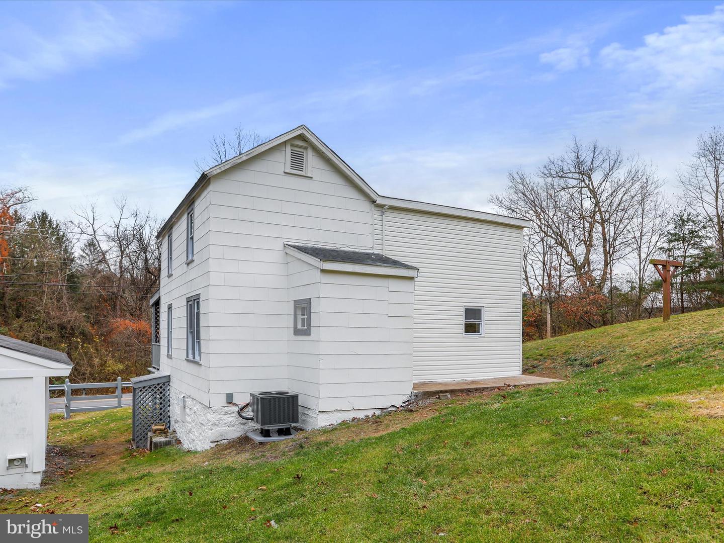 667 Thompson Rd Property Photo 28