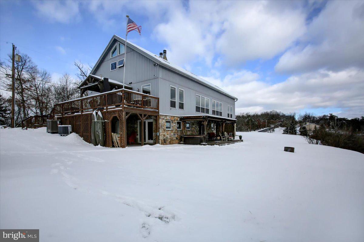 512 Breezy Point Rd Property Photo