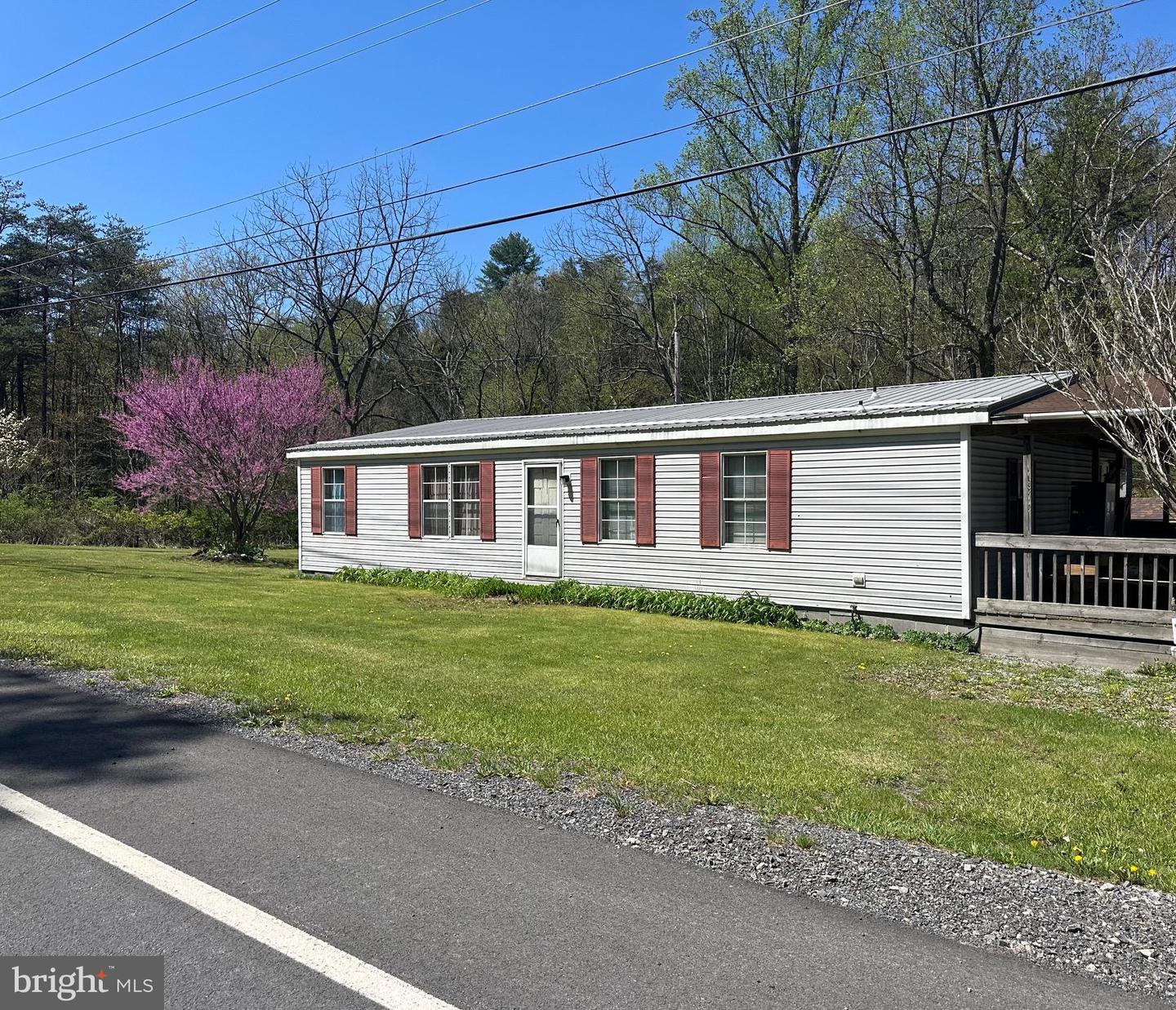 2082 Waterfall Road Property Photo 1