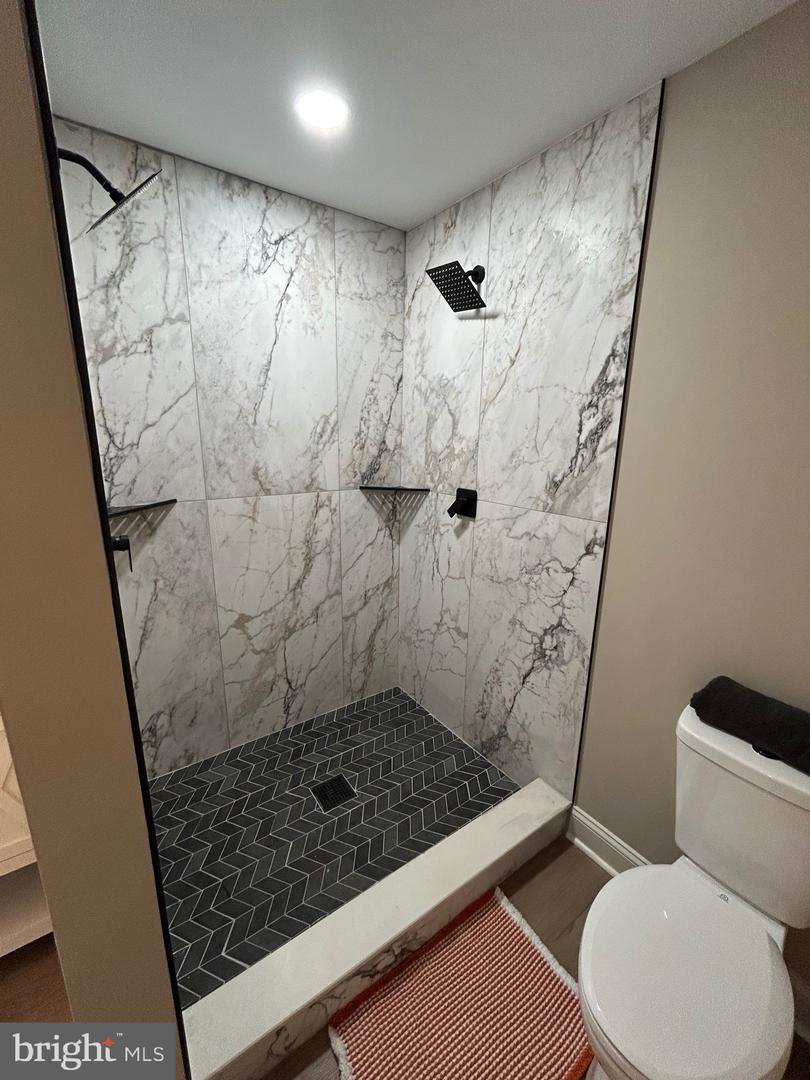 812 Lincoln Way W Property Photo 23