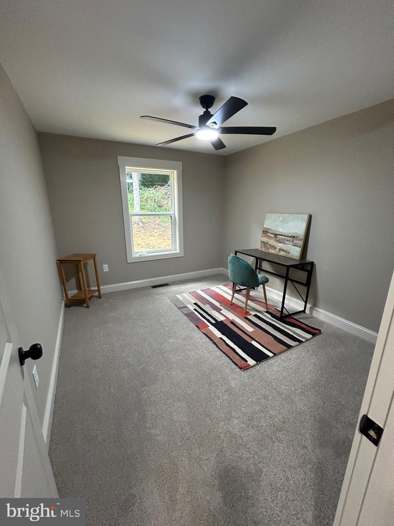 812 Lincoln Way W Property Photo 25