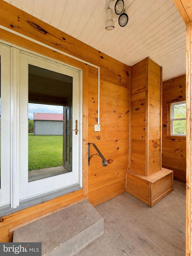 3985 Fairview Rd Property Photo 10