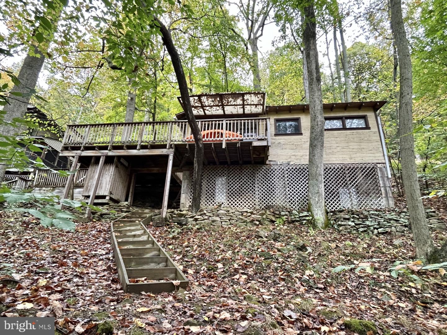 807 Lakeview Rd E Property Photo