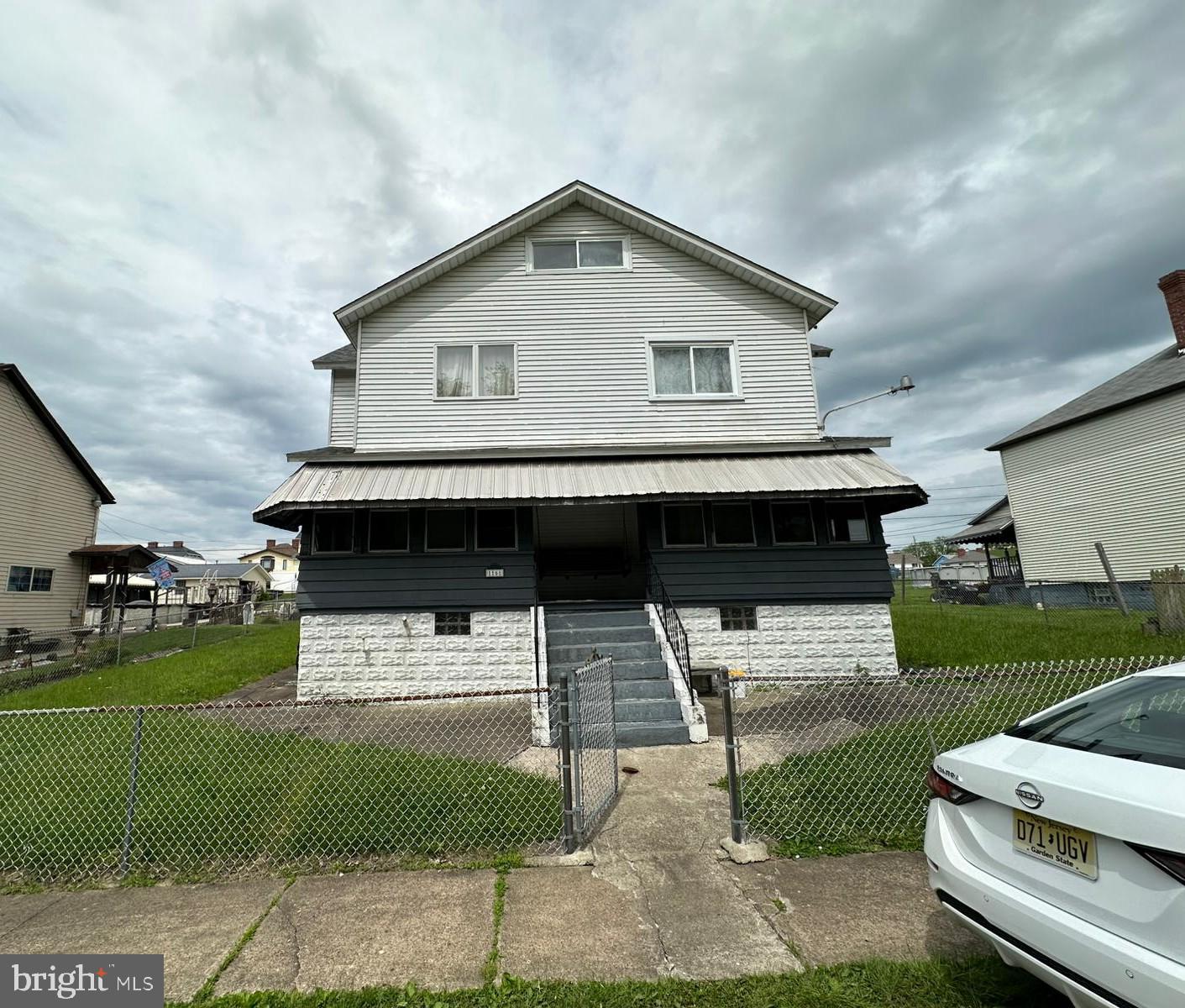 1161 1ST ST