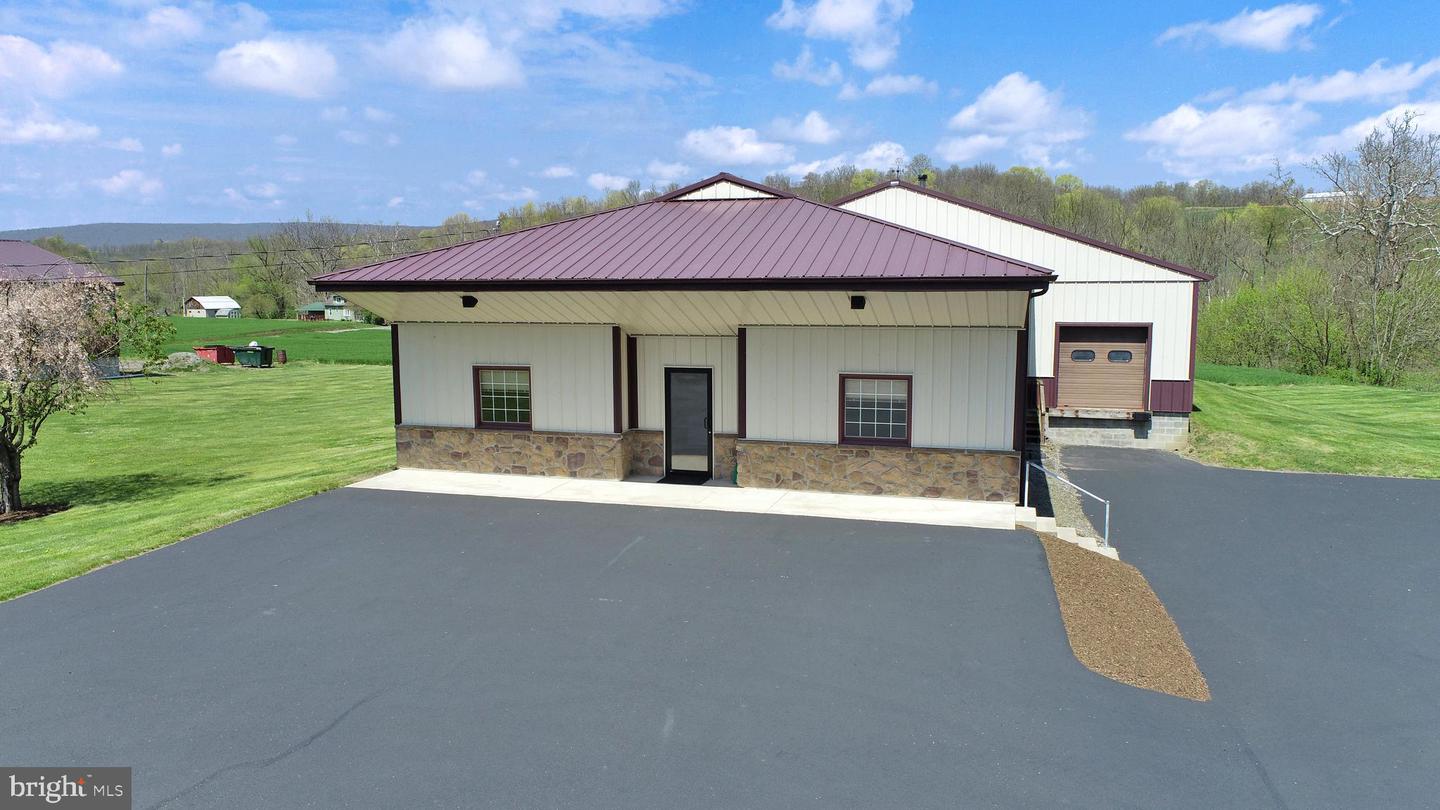 7158 Shavers Creek Rd Property Photo 1