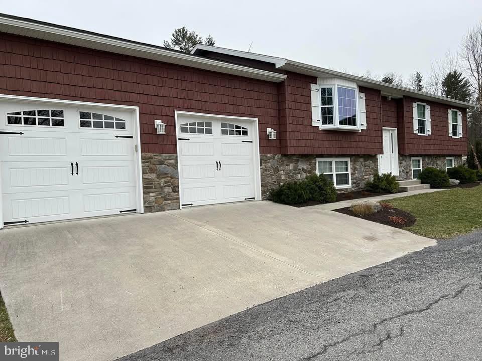 105 Water St Property Photo 1